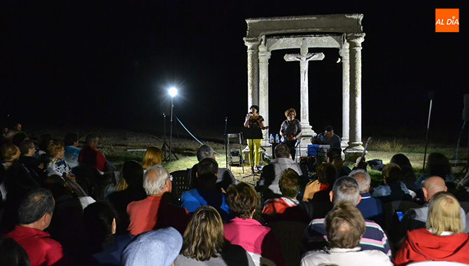 El Humilladero y su entorno se llenaban de público para vivir el concierto del Grupo Arena