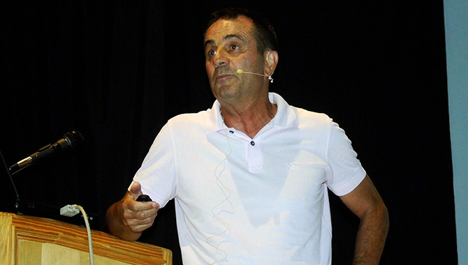 El Doctor Pedro García Cosmes inauguraba las IX Jornadas Macotera Saludable. Foto: José Guerras