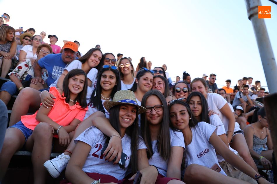 Gran ambiente en Santa Marta, con motivo de las fiestas. Foto de Víctor Sánchez