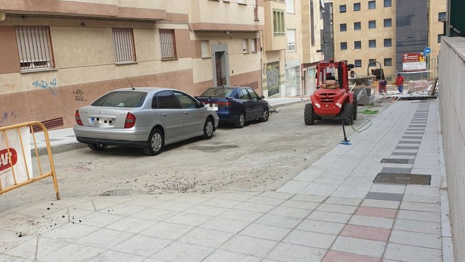 Obras en la calle Concordia, en el tramo comprendido entre la Plaza de la Florida y la calle Peñaranda. Foto de @CGCarbayo