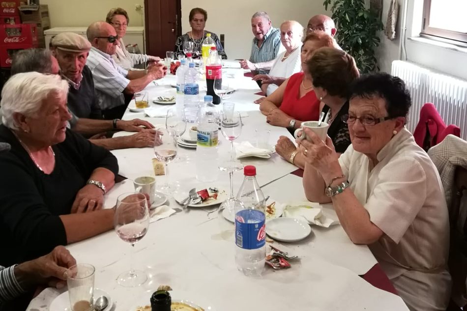 Los mayores de Almendra celebran Santiago Apóstol  