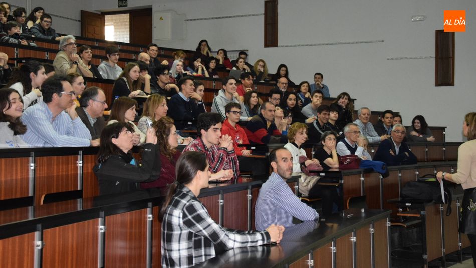 La entrega de premios ha tenido lugar en la Facultad de Ciencias. Foto: Eva Fernández