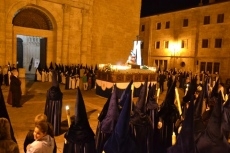 Salve a las puertas de la Catedral | Foto Mondrián