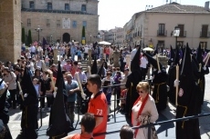 Foto 4 - Mucho calor en la histórica procesión de El Encuentro