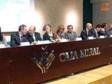 Foto 4 - Los socios de Caja Rural de Salamanca respaldan su gestión solvente