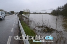 Foto 4 - Baja ligeramente el caudal del Águeda tras llegar a declararse el nivel 2 de emergencia
