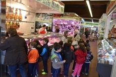 Foto 4 - Alumnos del Colegio San Francisco visitan los mercados de la ciudad