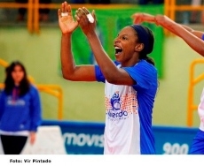 Foto 4 - Perfumerías Avenida pasa a la final arrasando (92-54)