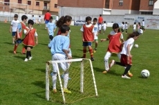 Foto 6 - Éxito de participación en el Campus de Fútbol Solidario