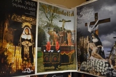 Foto 3 - El Centro de Mayores acoge una muestra de carteles e imágenes de Semana Santa
