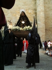 Silencio, respeto y tradici&oacute;n en la procesi&oacute;n de La Carrera