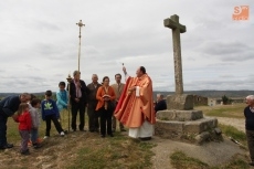 San Marcos vuelve a lucir el arco de palmas a las puertas de la iglesia
