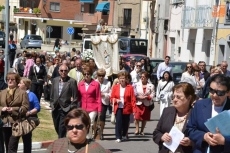 Foto 3 - La Virgen de los Remedios procesiona por las calles del barrio de San Cristóbal