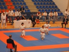 El equipo de chicas, en plena competición