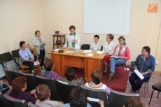 Foto 5 - La asociación de Mujeres homenajea a José Luis San Pedro y a Machado en su ‘Día el libro’