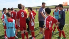 Foto 4 - Disputado encuentro entre los infantiles del CF Vitigudino y el Navega (2-1)