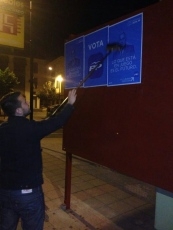 Foto 6 - Nuevas Generaciones repone los carteles electorales del PP