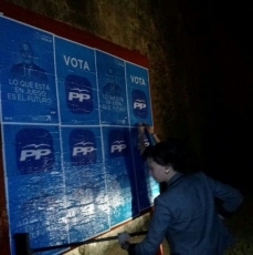 Foto 3 - Nuevas Generaciones repone los carteles electorales del PP