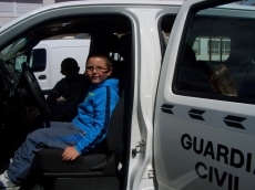 Foto 6 - La Guardia Civil se acerca a los escolares del colegio Liminares