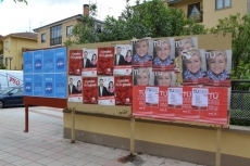 Los partidos peque&ntilde;os tambi&eacute;n tienen hueco en las calles