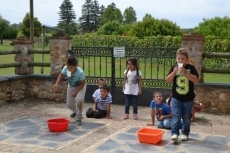 Foto 5 - Mañana de actividades en La Noria para los chavales de El Puente