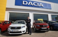 Foto 5 - Dacia celebra el éxito de su marca mostrando su amplia gama en Salamanca