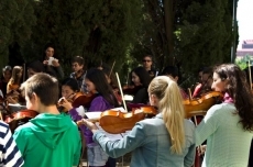 M&uacute;sica y vida envuelven el casco hist&oacute;rico