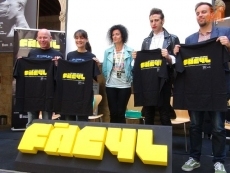 El Fácyl amplía su oferta con un espectáculo que combina el teatro y las pompas de jabón