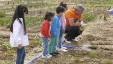 Los más pequeños del municipio visitan los huertos familiares