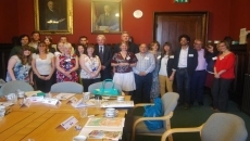 La Asociación Virgen de los Remedios y Wonderland de Villamayor, en Inglaterra en la reunión...