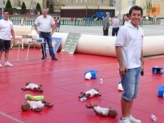 Cruz Roja comienza su campaña de la salud en la plaza de la Concordia