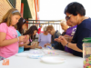 Foto 2 - Carbajosa promueve la convivencia intergeneracional con talleres y juegos