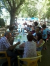 Foto 2 - Los vecinos del Barrio Nuevo y la Avenida de España se reúnen en torno a la mesa