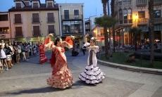 Foto 3 - El Verano Cultural arranca con sevillanas y teatro