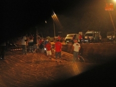 Foto 6 - La grave caída de uno de los pilotos deja helado el ambiente festivo de la carrera