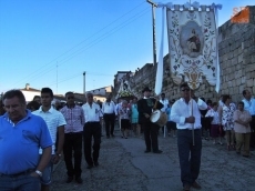Foto 5 - Multitudinaria procesión para escoltar a la Virgen del Carmen hasta su ermita