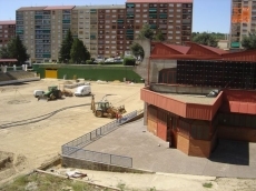 Instalación del cesped artificial en el Campo de Fútbol Mario Emilio / FOTO: Ana Vicente