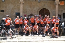Foto 5 - La X Ruta a Extremadura en Bici concluye su 1ª etapa en la Plaza Mayor