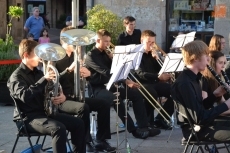 Foto 5 - Brillante concierto de la Suffolk Youth Wind Band en plena Plaza Mayor