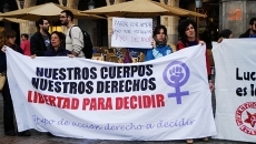 Casi un centenar de personas reclamaron el derecho para decidir sobre su cuerpo