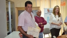 Los ganadores recogen los premios del primer concurso de Pesca organizado por FAMASA