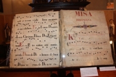 "Misa Teresiana" del siglo XIX, escrita sobe cartón fuerte - See more at: http://salamancartvaldia.es/not/50090/una-exposicion-repasa-la-musica-teresiana-de-los-ultimos-400-anos/#sthash.VGtjJfLj.dpuf