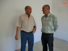 Jacinto García Hoya, párroco(d) y Alejandro Romero concejal de obras/FOTO: Raúl Hernández