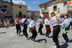 Foto 6 - Los ‘paleos’ y el baile del cordón ponen la nota tradicional a la celebración de San Lorenzo