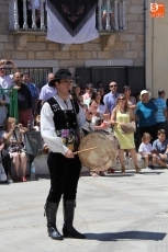Foto 4 - Los ‘paleos’ y el baile del cordón ponen la nota tradicional a la celebración de San Lorenzo