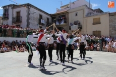 Foto 3 - Los ‘paleos’ y el baile del cordón ponen la nota tradicional a la celebración de San Lorenzo