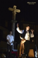 Foto 3 - Emotivo recital de Gabriel Calvo y 'La Fabulosa Retahíla' en la plaza albercana