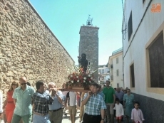 Foto 6 - La Corte de Honor de 2013 arropa la imagen de San Roque durante los actos religiosos