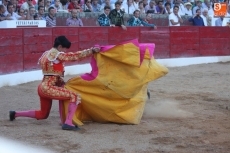 Foto 4 - Pedro Gutiérrez ‘El Capea’ sale a hombros en Vitigudino tras cortar siete orejas en su...