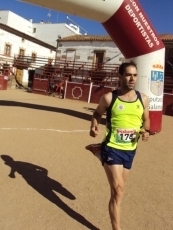 Foto 3 - Paco Medina y Susana Ventanas se imponen la carrera Toromaraton de Lumbrales